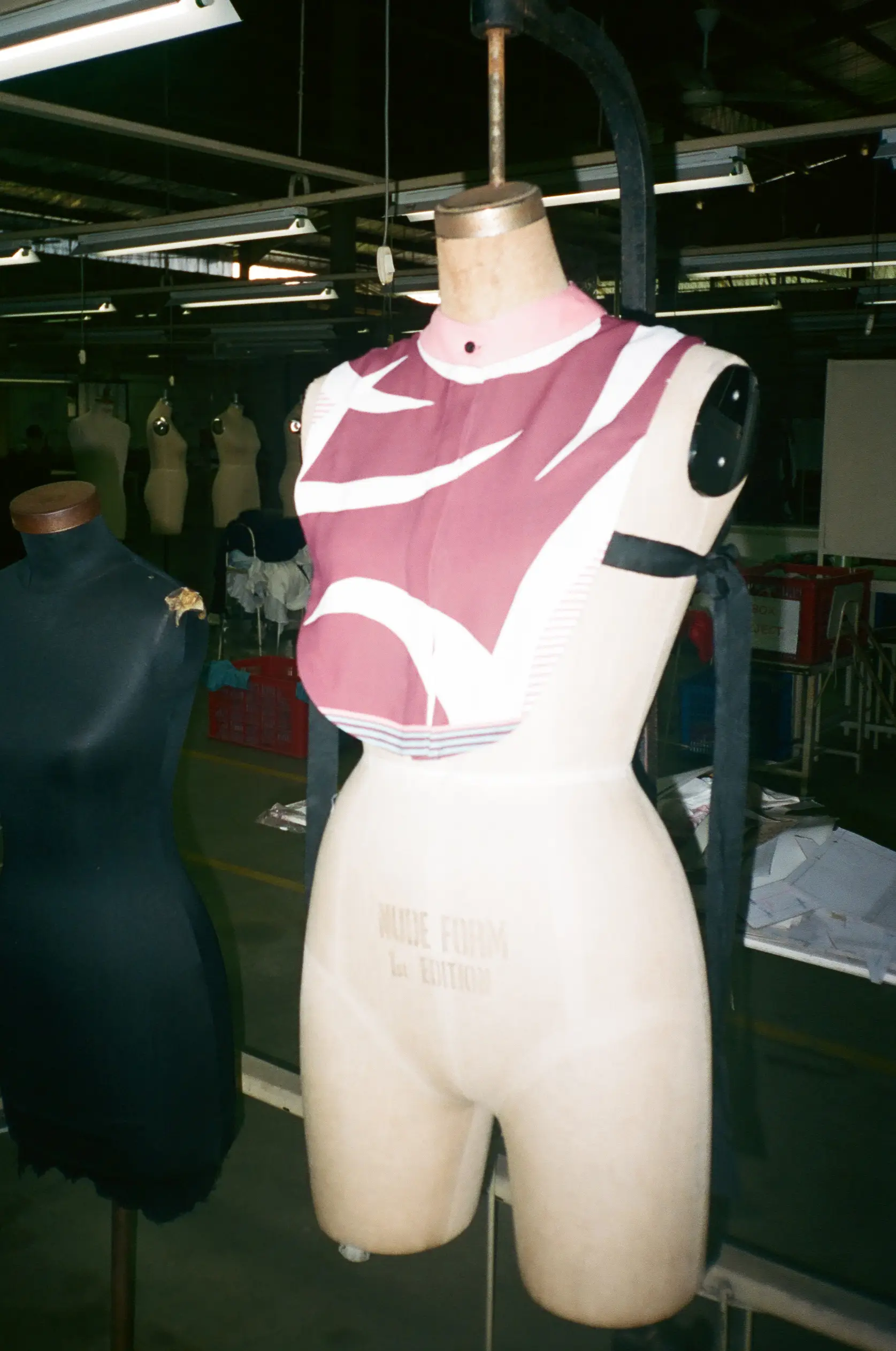 Heroïne garment sample in the sample room